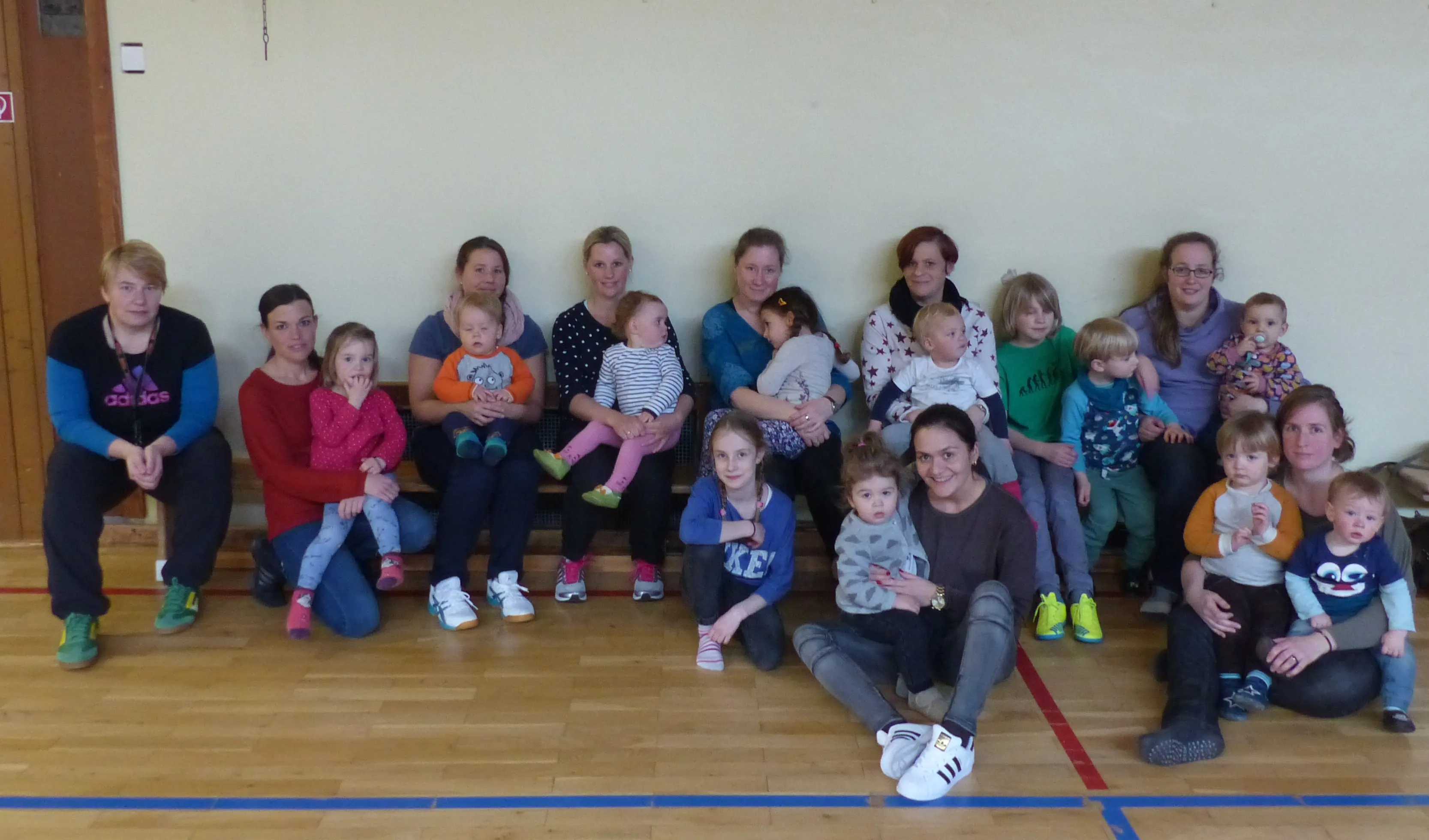 Kinder-Turnen Kinder-Turnen