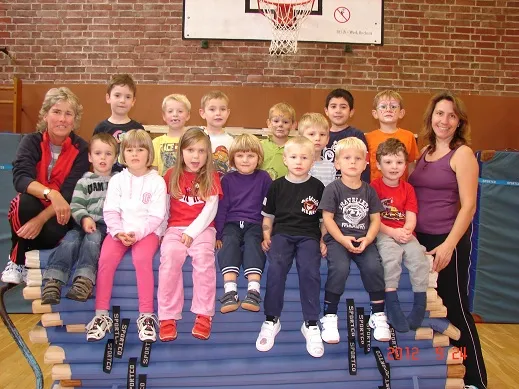 Kinder-Turnen Kinder-Turnen